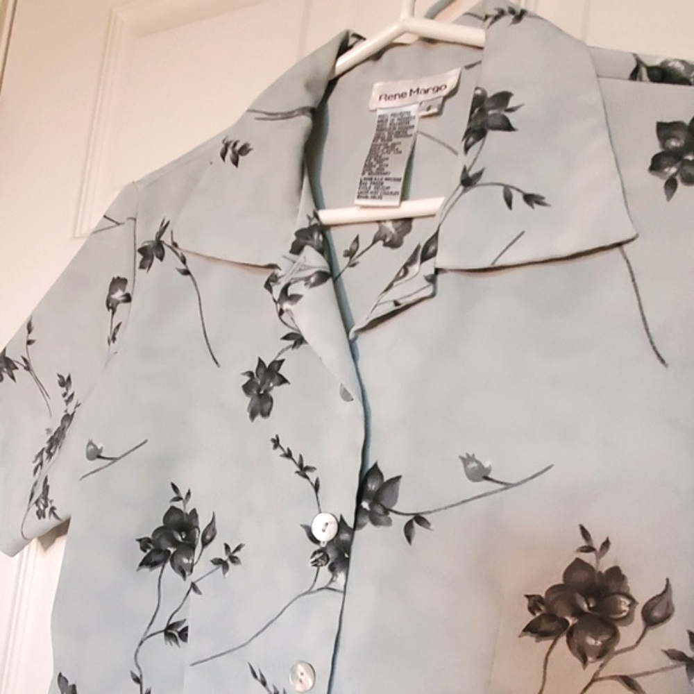 Rene Margo Green Printed Floral Top - Picture 2 of 4